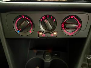 Volkswagen Polo Vivo hatch 1.4 Life - Image 7