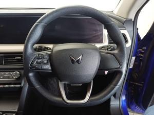 Mahindra XUV700 2.0T AX5 - Image 17