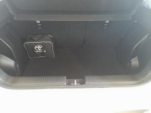 Toyota Starlet Cross 1.5 XR manual - Image 11