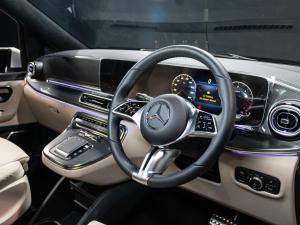Mercedes-Benz V-Class V300d Exclusive - Image 13