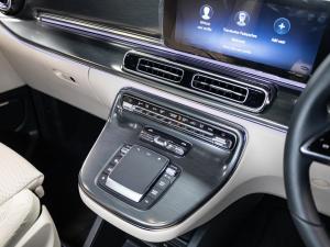 Mercedes-Benz V-Class V300d Exclusive - Image 15