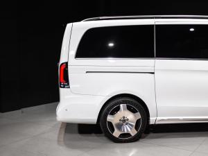 Mercedes-Benz V-Class V300d Exclusive - Image 30