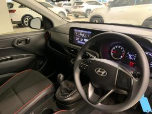 Hyundai Grand i10 1.0 Premium hatch - Image 13