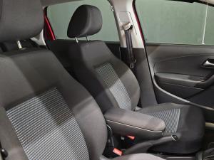 Volkswagen Polo Vivo hatch 1.6 Comfortline auto - Image 14
