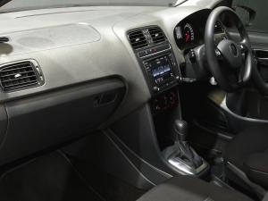 Volkswagen Polo Vivo hatch 1.6 Comfortline auto - Image 7