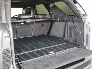 Land Rover Discovery D300 R-Dynamic SE - Image 11