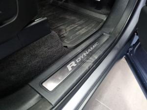 Land Rover Discovery D300 R-Dynamic SE - Image 15