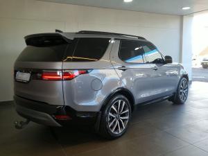 Land Rover Discovery D300 R-Dynamic SE - Image 17