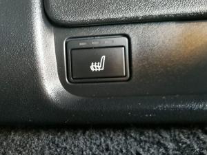 Land Rover Discovery D300 R-Dynamic SE - Image 20