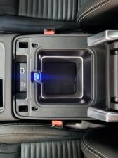 Land Rover Discovery D300 R-Dynamic SE - Image 24