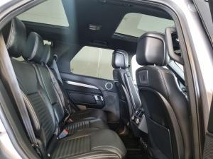Land Rover Discovery D300 R-Dynamic SE - Image 27