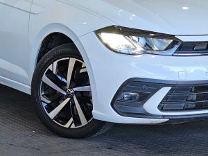 Volkswagen Polo hatch 1.0TSI Life auto - Image 4
