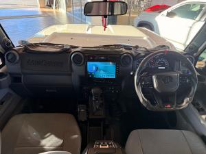 Toyota Land Cruiser 79 2.8GD-6 double cab auto - Image 19