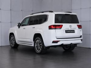 Toyota Land Cruiser 300 3.3D ZX - Image 11