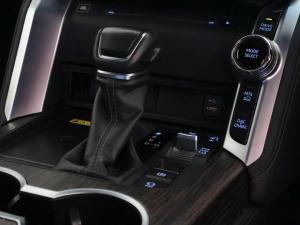 Toyota Land Cruiser 300 3.3D ZX - Image 28