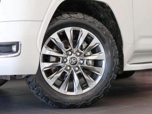 Toyota Land Cruiser 300 3.3D ZX - Image 3