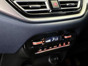 Suzuki Baleno 1.5 GLX manual - Image 21