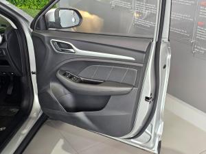 MG ZS 1.5 Luxury - Image 11