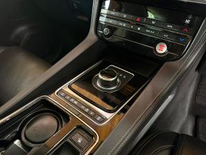 Jaguar F-Pace 25d AWD R-Sport - Image 23