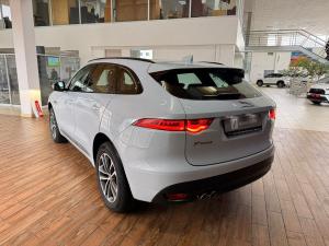 Jaguar F-Pace 25d AWD R-Sport - Image 8