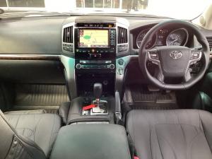 Toyota Land Cruiser 200 4.5D-4D V8 VX - Image 6