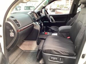Toyota Land Cruiser 200 4.5D-4D V8 VX - Image 7