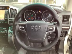 Toyota Land Cruiser 200 4.5D-4D V8 VX - Image 8