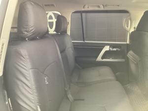 Toyota Land Cruiser 200 4.5D-4D V8 VX - Image 18