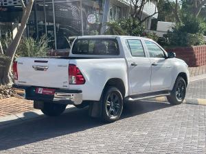 Toyota Hilux 2.4GD-6 double cab 4x4 Raider manual - Image 2