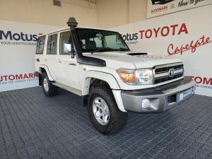 Toyota Land Cruiser 76 4.5D-4D V8 station wagon LX - Image 1