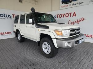 Toyota Land Cruiser 76 4.5D-4D V8 station wagon LX - Image 1