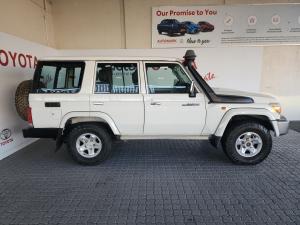 Toyota Land Cruiser 76 4.5D-4D V8 station wagon LX - Image 3