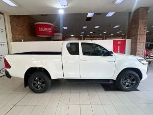 Toyota Hilux 2.4GD-6 Xtra cab Raider manual - Image 3