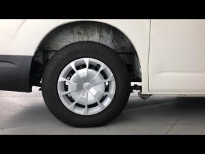 Toyota Quantum 2.8 LWB panel van - Image 20