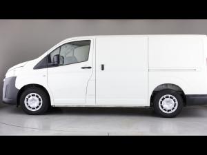 Toyota Quantum 2.8 LWB panel van - Image 22