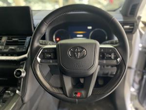 Toyota Landcruiser 300 V6 3.3D GR-S - Image 7