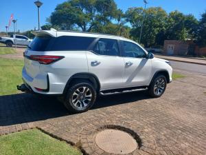 Toyota Fortuner 2.4GD-6 Raised Body automatic - Image 2