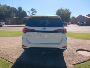 Toyota Fortuner 2.4GD-6 Raised Body automatic - Image 5