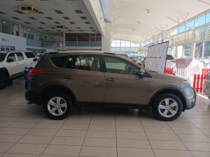 Toyota RAV4 2.0 GX automatic - Image 3