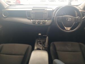 Toyota RAV4 2.0 GX automatic - Image 6