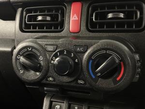 Suzuki Jimny 1.5 GL - Image 5