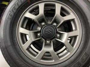 Suzuki Jimny 1.5 GL - Image 7