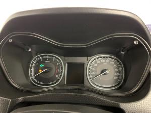 Suzuki Vitara Brezza 1.5 GLX automatic - Image 8