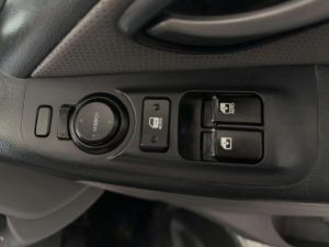 Hyundai H-1 2.5 Crdi A/T/ 2.5 Elite automatic - Image 18