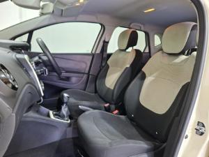 Renault Captur 66kW turbo Blaze - Image 8