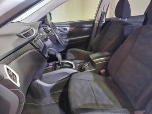 Nissan X-Trail 2.5 4x4 SE - Image 11