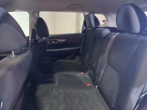 Nissan X-Trail 2.5 4x4 SE - Image 13
