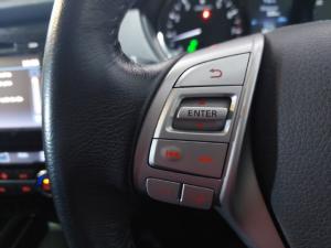 Nissan X-Trail 2.5 4x4 SE - Image 9