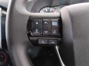 Toyota Hilux 2.4GD-6 double cab Raider manual - Image 11