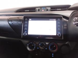 Toyota Hilux 2.4GD-6 double cab Raider manual - Image 12